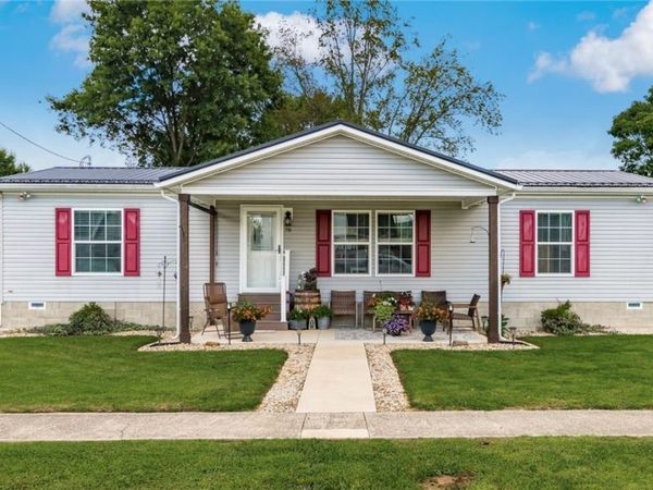 78 W 4th Street , Frazeysburg, OH 43822