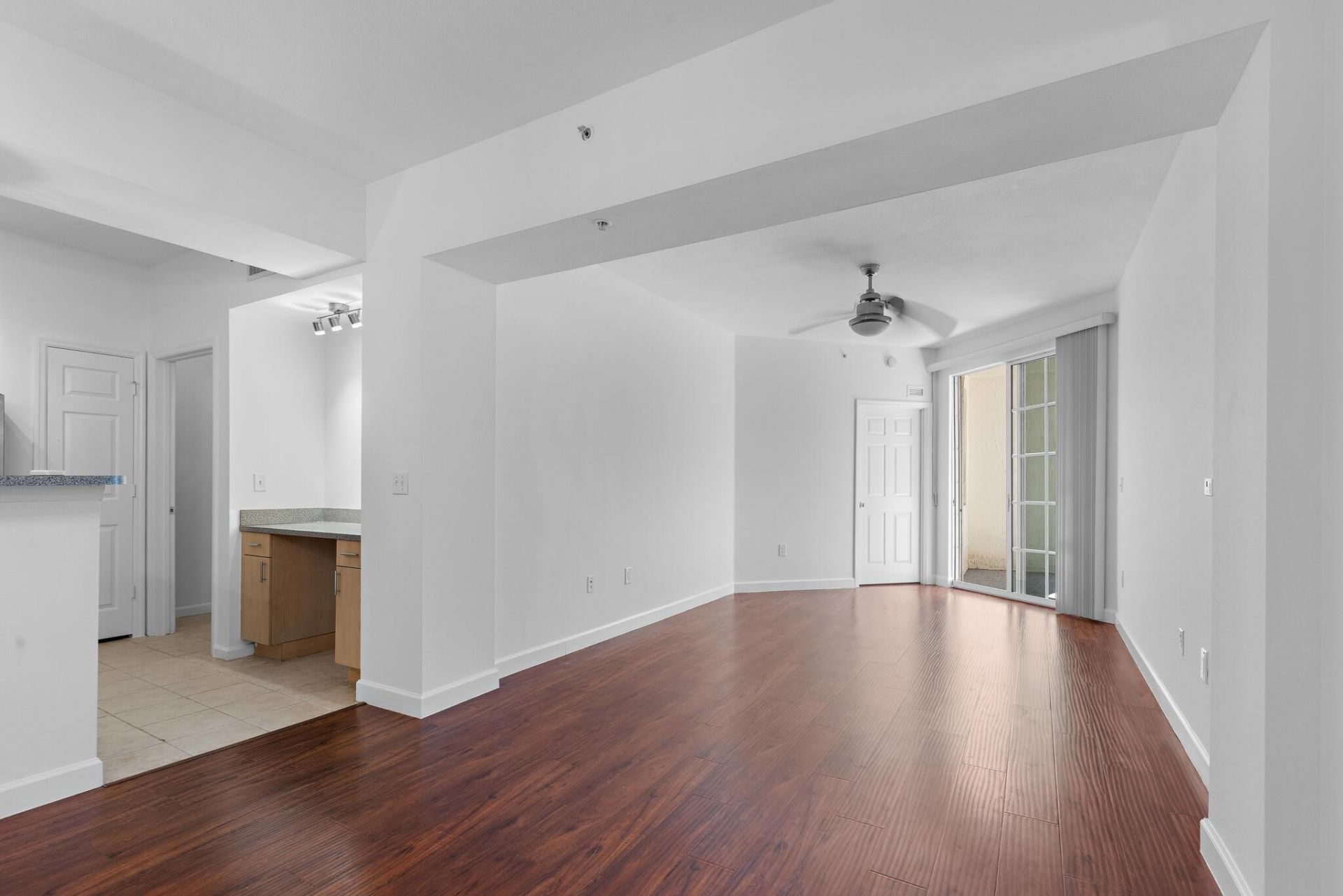 533 NE 3rd Avenue, Unit 425, Fort Lauderdale, FL 33301 Photo