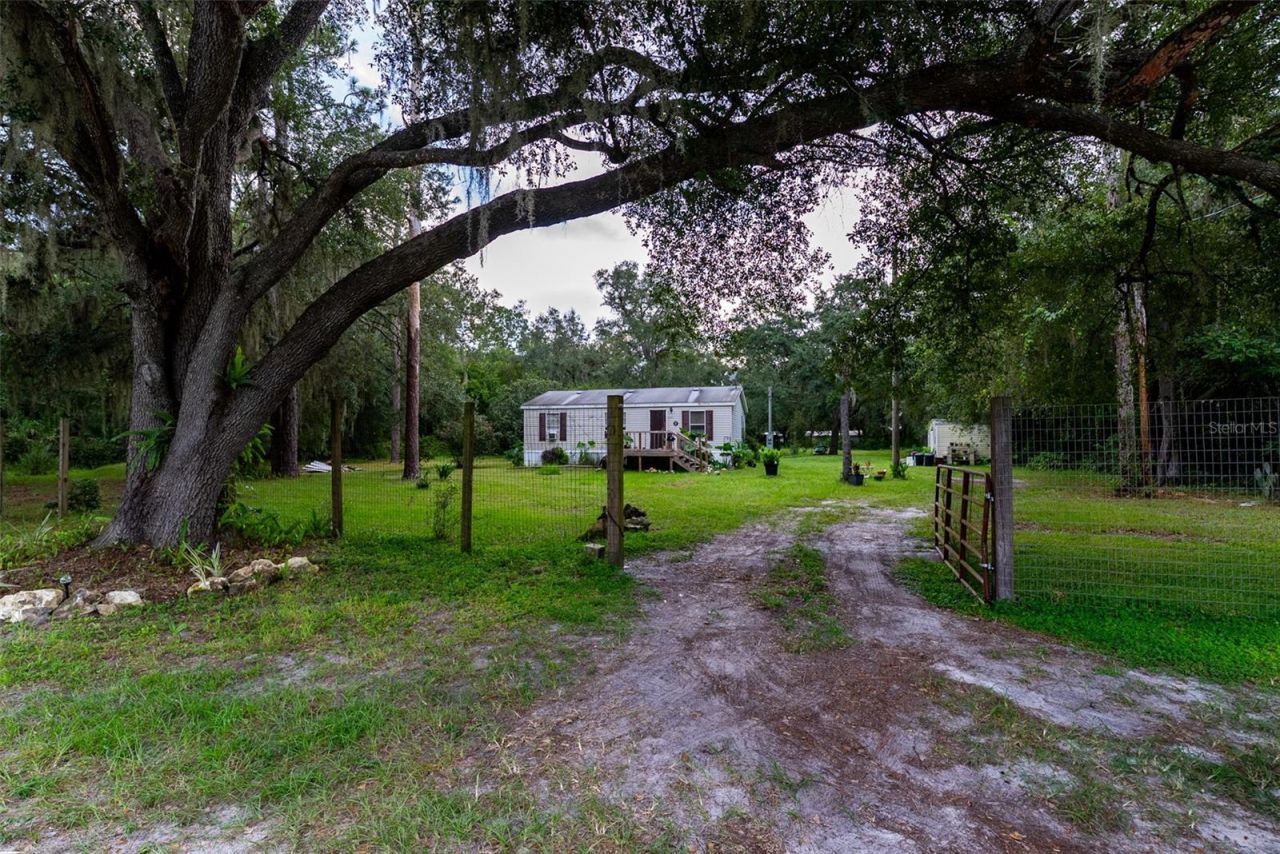 9085 SW 160th Street , Dunnellon, FL 34432 Photo
