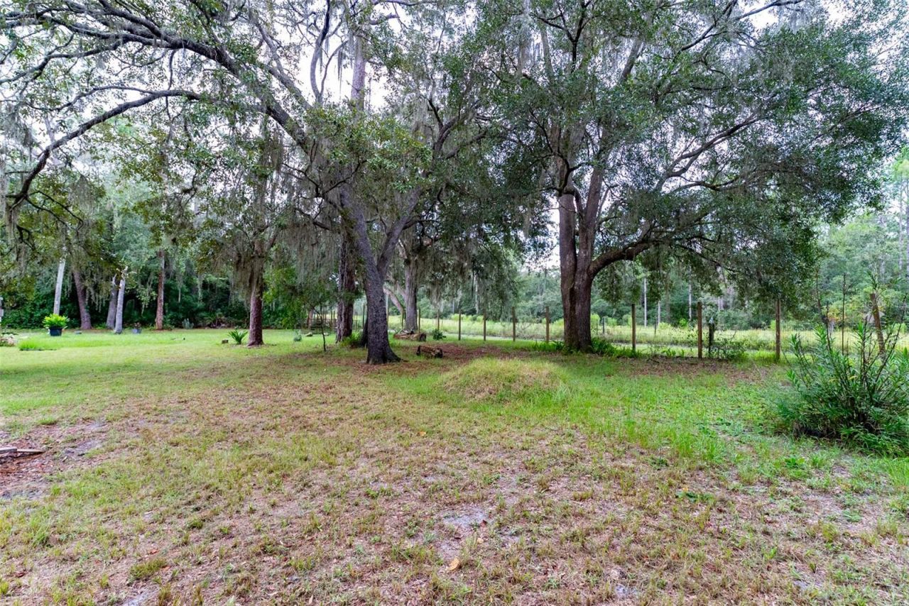 9085 SW 160th Street , Dunnellon, FL 34432 Photo