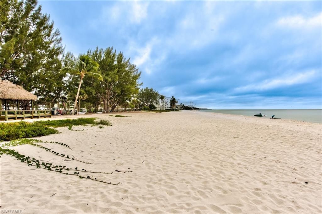 2121 Gulfshore Blvd N, Unit 503, Naples, FL 34102 Photo