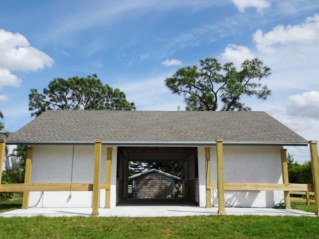 819 Cindy Circle Lane, Unit ~ Barn & G, Wellington, FL 33414 Photo