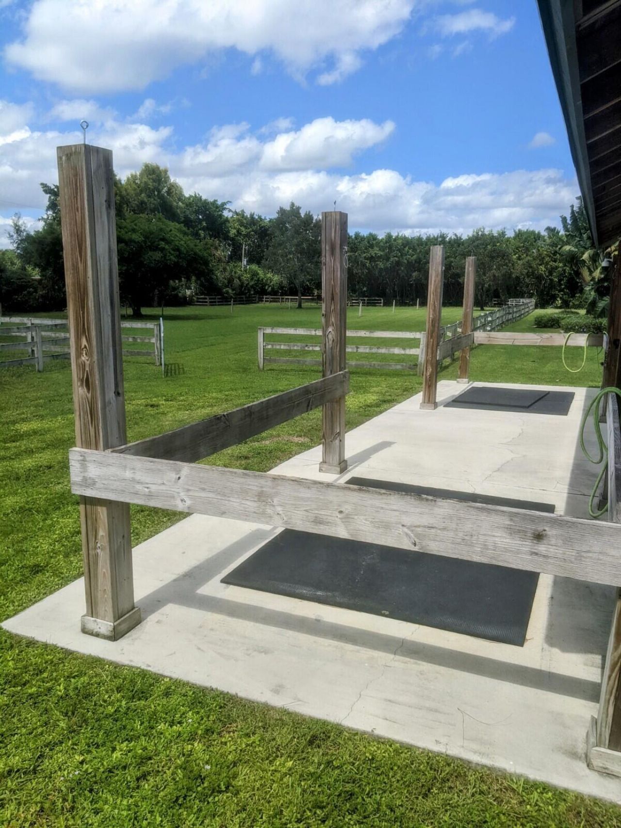 819 Cindy Circle Lane, Unit ~ Barn & G, Wellington, FL 33414 Photo