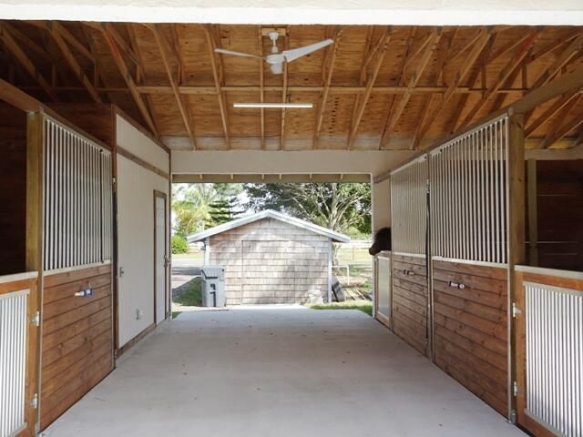 819 Cindy Circle Lane, Unit ~ Barn & G, Wellington, FL 33414 Photo