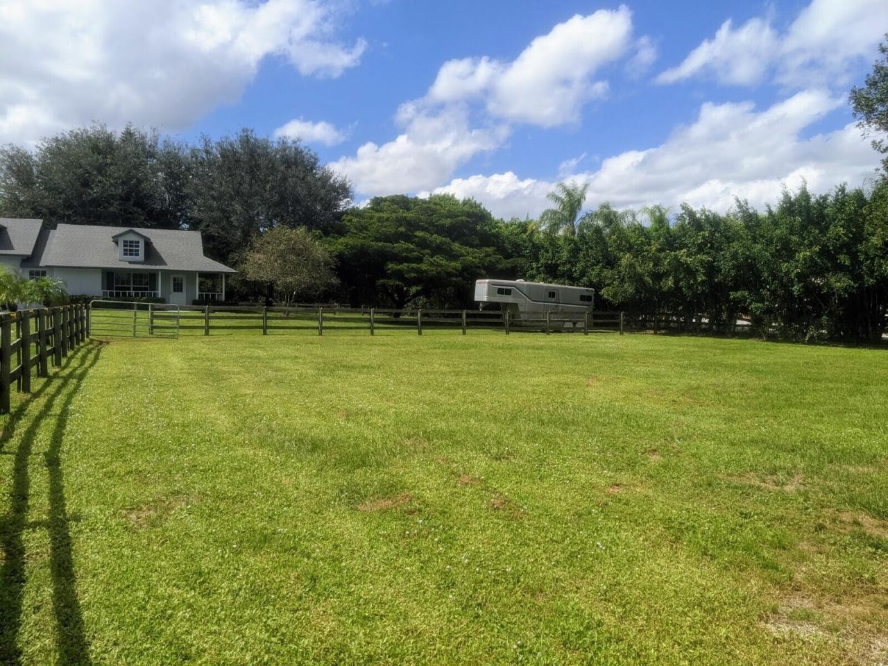 819 Cindy Circle Lane, Unit ~ Barn & G, Wellington, FL 33414 Photo