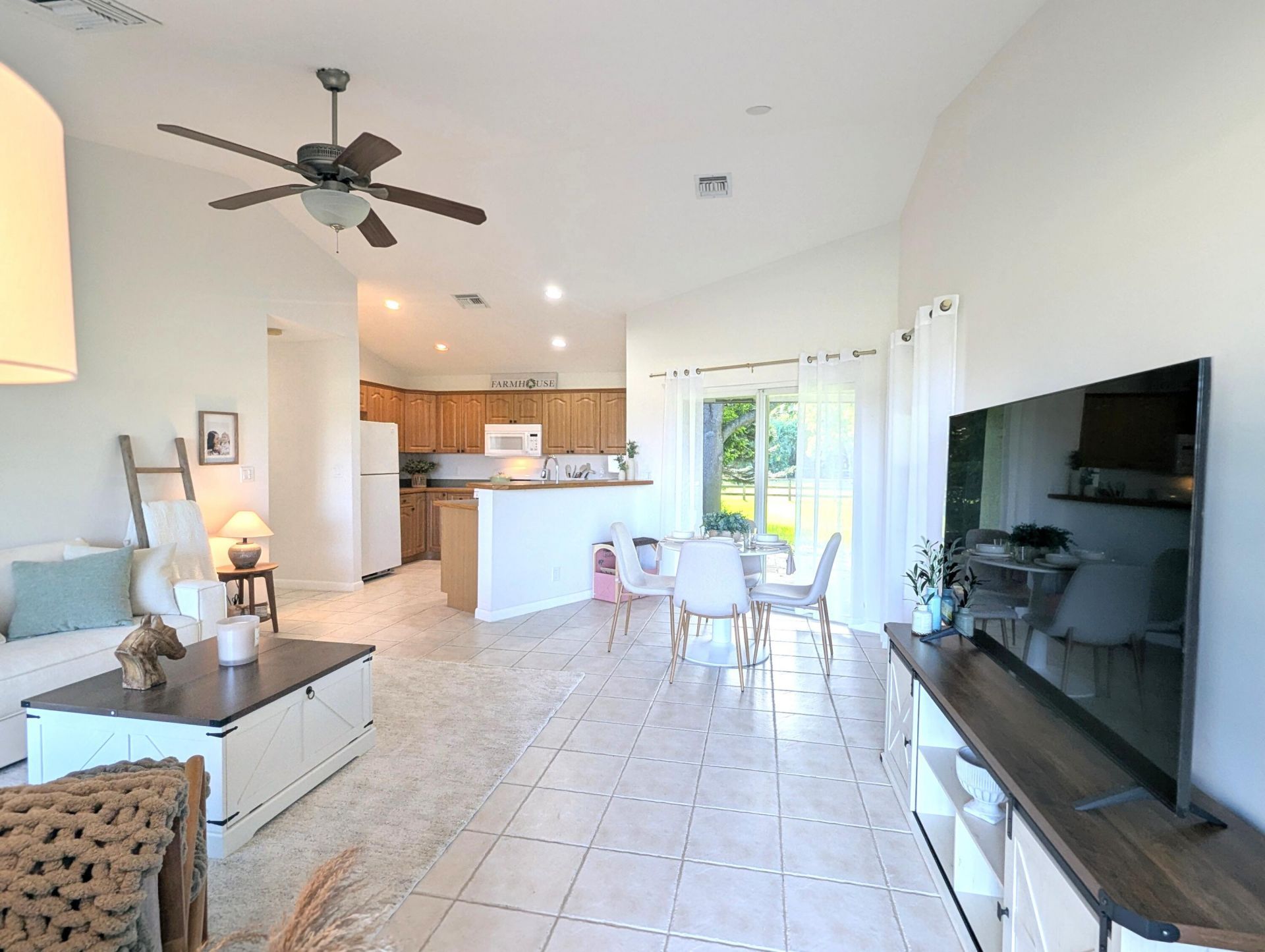 819 Cindy Circle Lane, Unit ~ Barn & G, Wellington, FL 33414 Photo