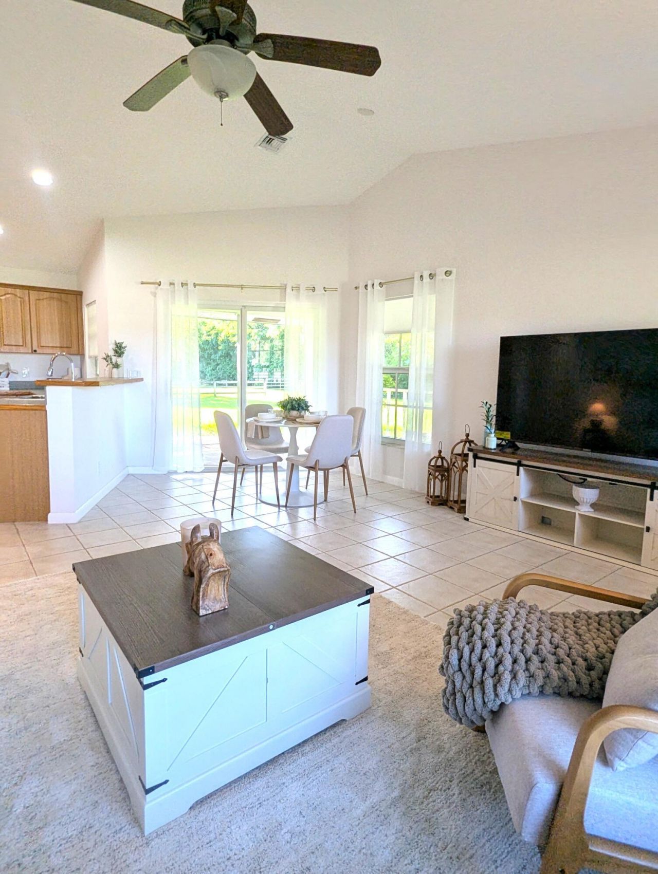 819 Cindy Circle Lane, Unit ~ Barn & G, Wellington, FL 33414 Photo