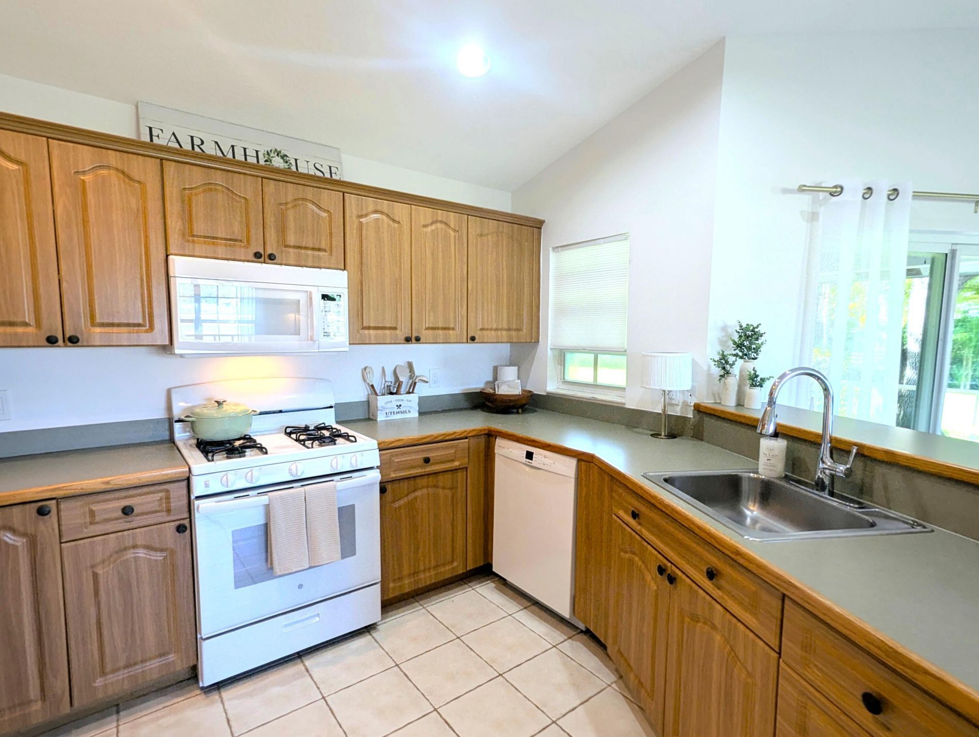 819 Cindy Circle Lane, Unit ~ Barn & G, Wellington, FL 33414 Photo