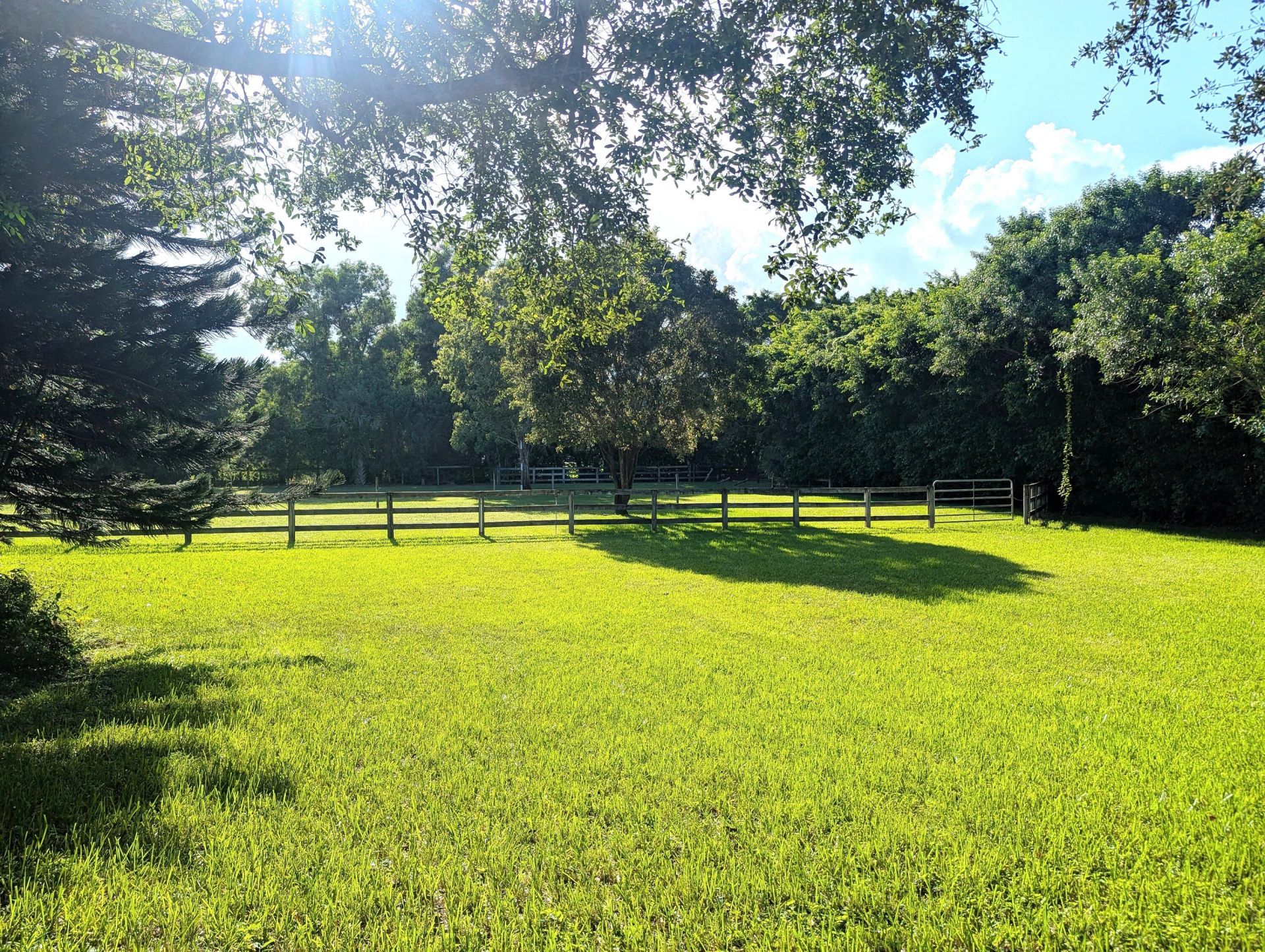 819 Cindy Circle Lane, Unit ~ Barn & G, Wellington, FL 33414 Photo