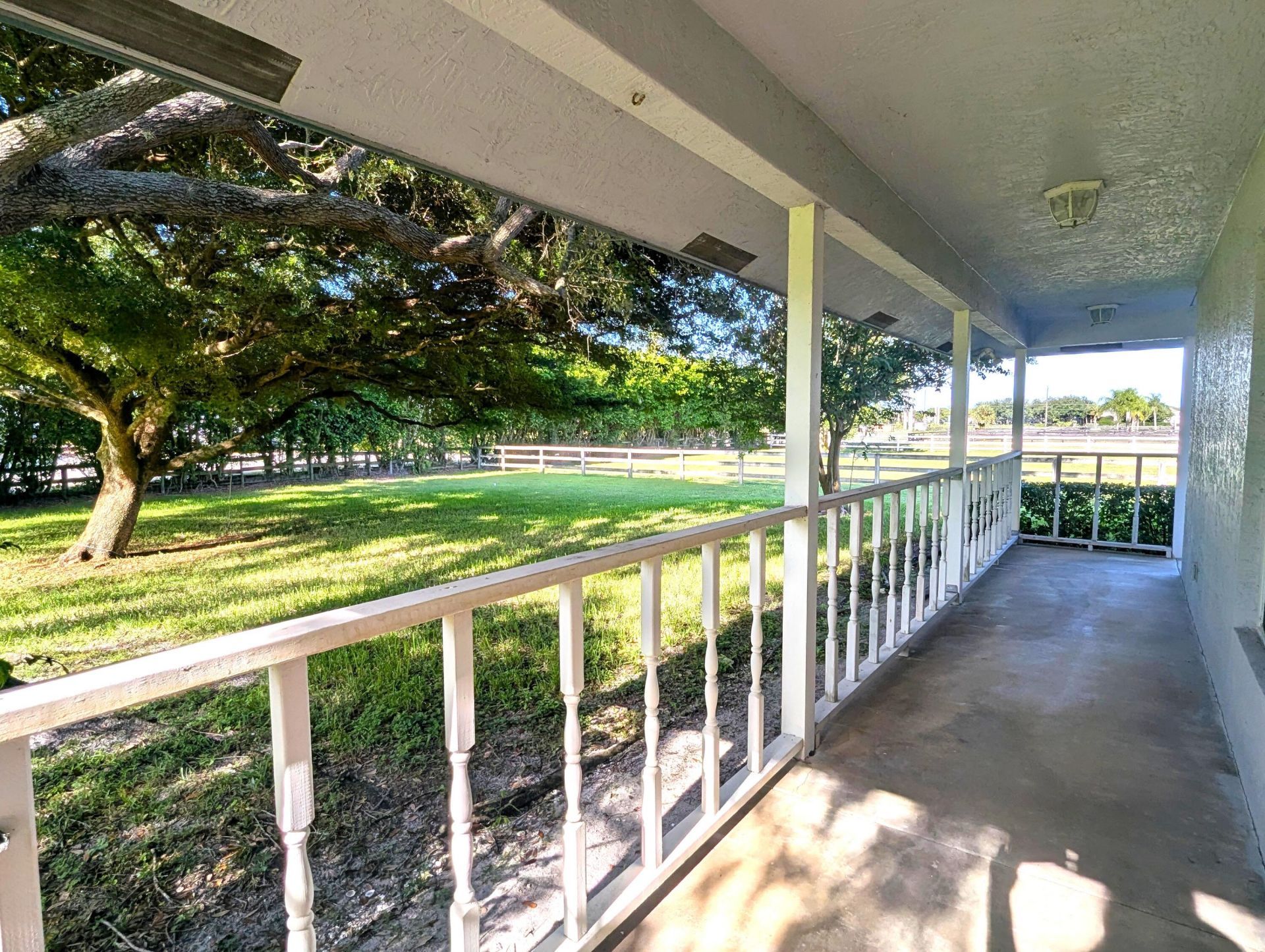 819 Cindy Circle Lane, Unit ~ Barn & G, Wellington, FL 33414 Photo