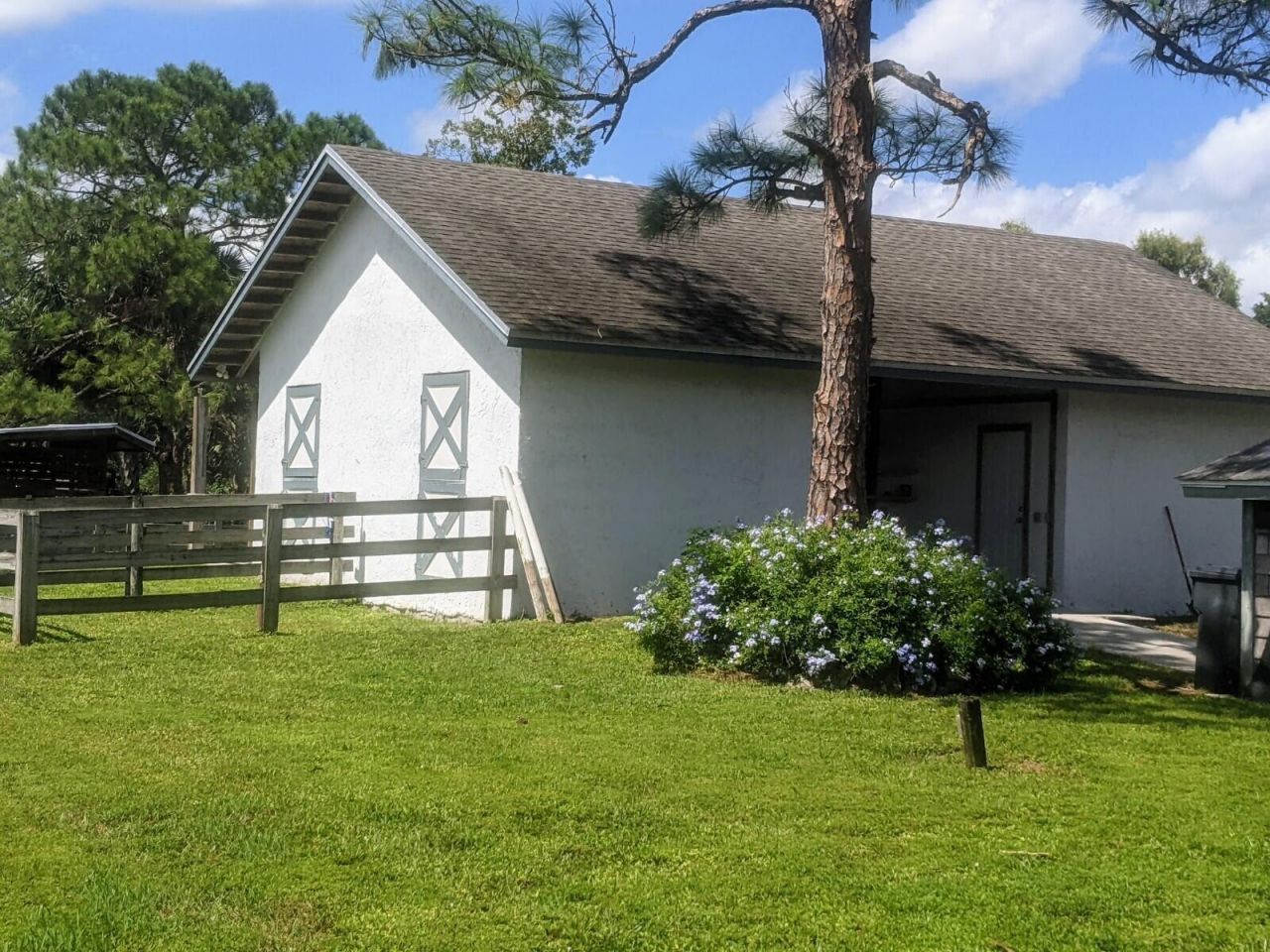 819 Cindy Circle Lane, Unit ~ Barn & G, Wellington, FL 33414 Photo