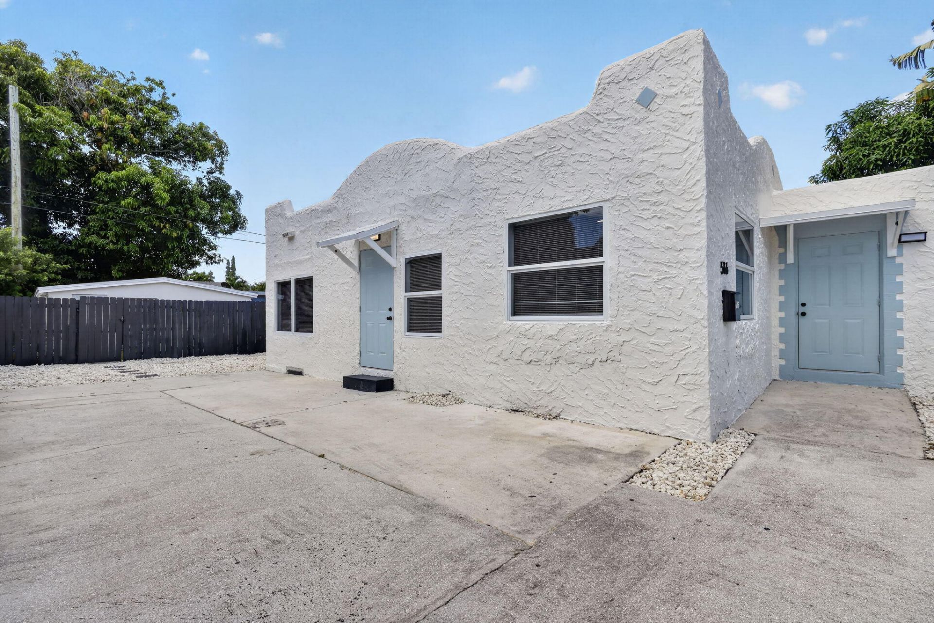 516 Independence Road, Unit 1, West Palm Beach, FL 33405 Photo