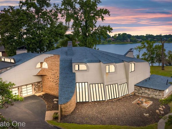 1440 Lochridge Road , Bloomfield Township, Mi 48302