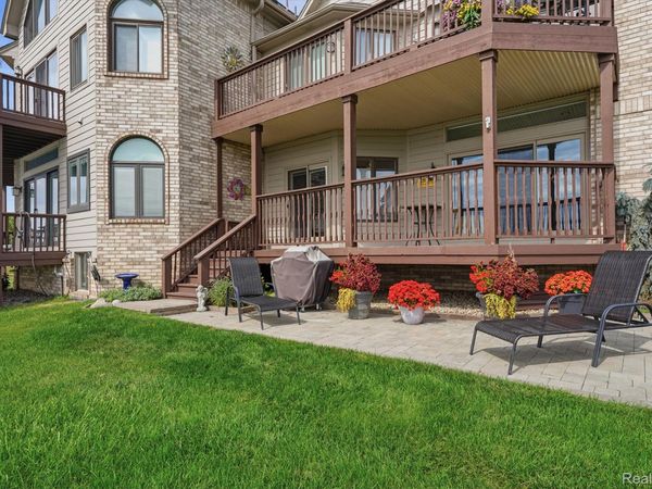 50717 Harbour View Drive N, New Baltimore, Mi 48047