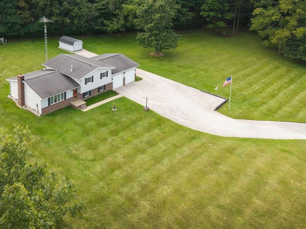 29468 New Castle Road , Walhonding, OH 43843
