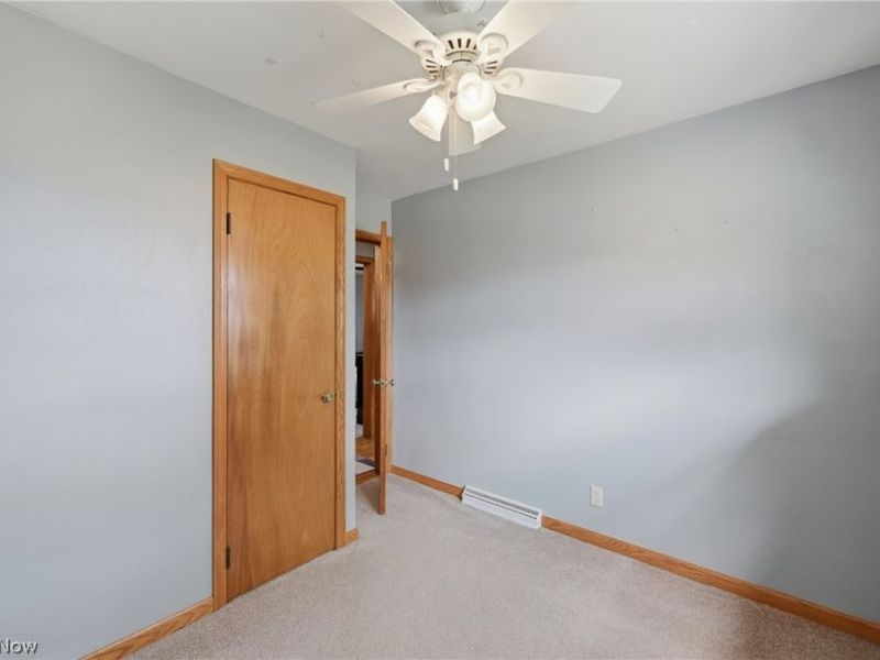 664 Burdie Drive, Hubbard, OH 44425 Photo 14