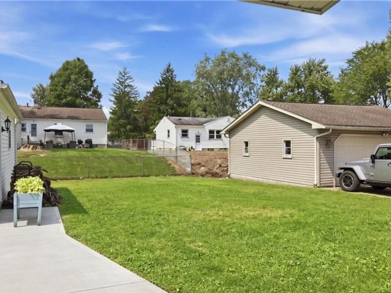 664 Burdie Drive, Hubbard, OH 44425 Photo 32