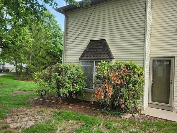 82 CHATHAM COURT, EAST WINDSOR, NJ 08520
