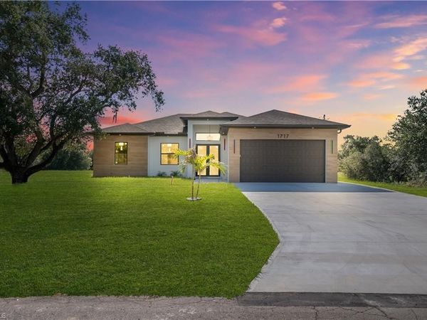 1717 Roosevelt AVE , LEHIGH ACRES, FL 33972