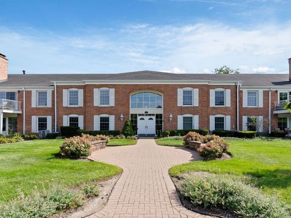 124 Carriage Way Drive, Unit 209B, Burr Ridge, IL 60527
