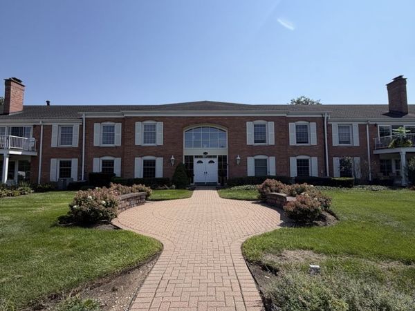 124 Carriage Way Drive , Unit 209B, Burr Ridge, IL 60527