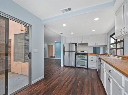 8709 Los Encantos Cir, Elk Grove, CA 95624 Photo