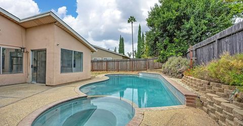 8709 Los Encantos Cir, Elk Grove, CA 95624 Photo