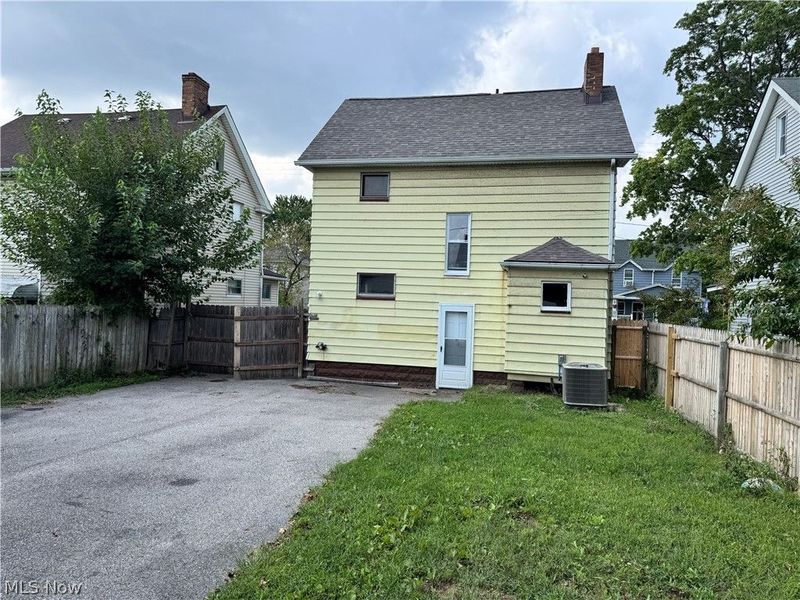 3059 W 111th Street, Cleveland, OH 44111 Photo 2