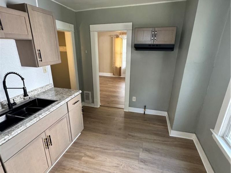 3059 W 111th Street, Cleveland, OH 44111 Photo 3