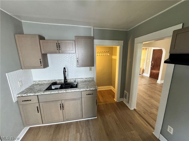3059 W 111th Street, Cleveland, OH 44111 Photo 6