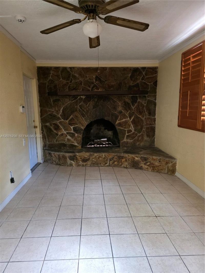 667 W Harbor Dr , Saint Petersburg, FL 33705 Photo