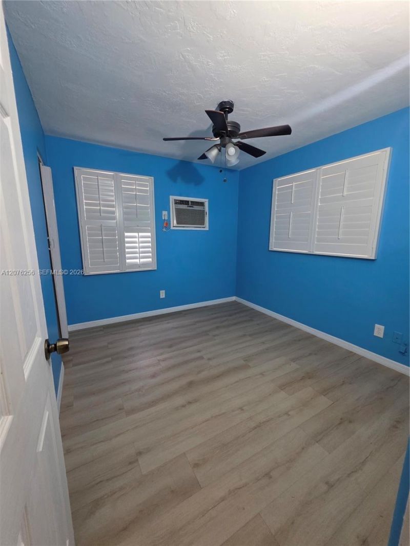 667 W Harbor Dr , Saint Petersburg, FL 33705 Photo