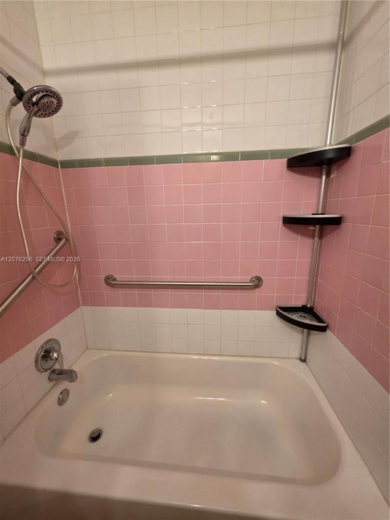 667 W Harbor Dr , Saint Petersburg, FL 33705 Photo