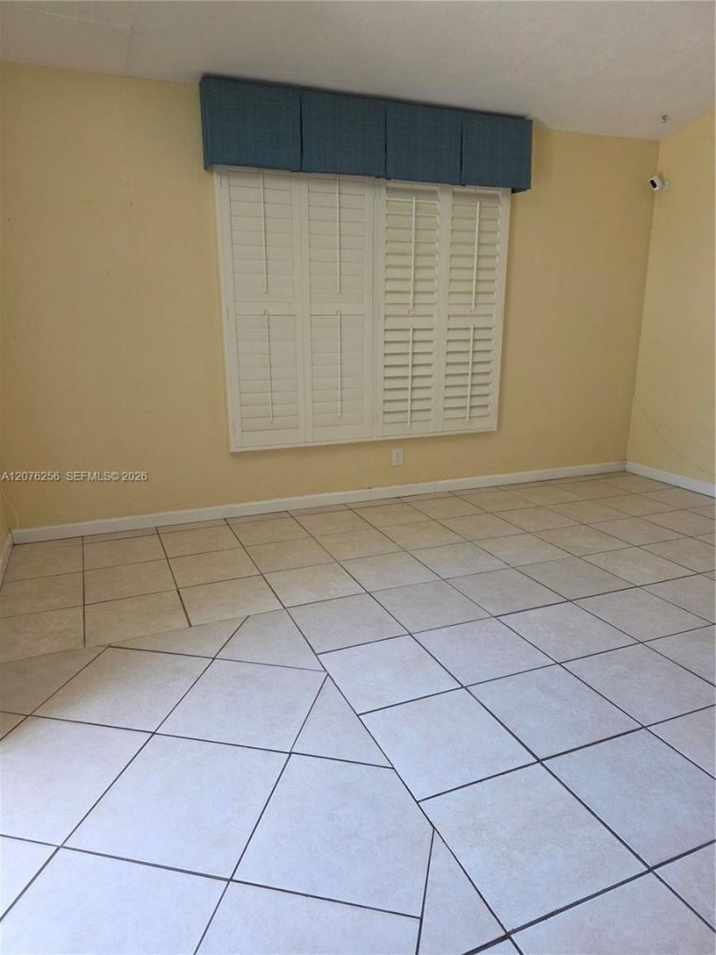 667 W Harbor Dr , Saint Petersburg, FL 33705 Photo