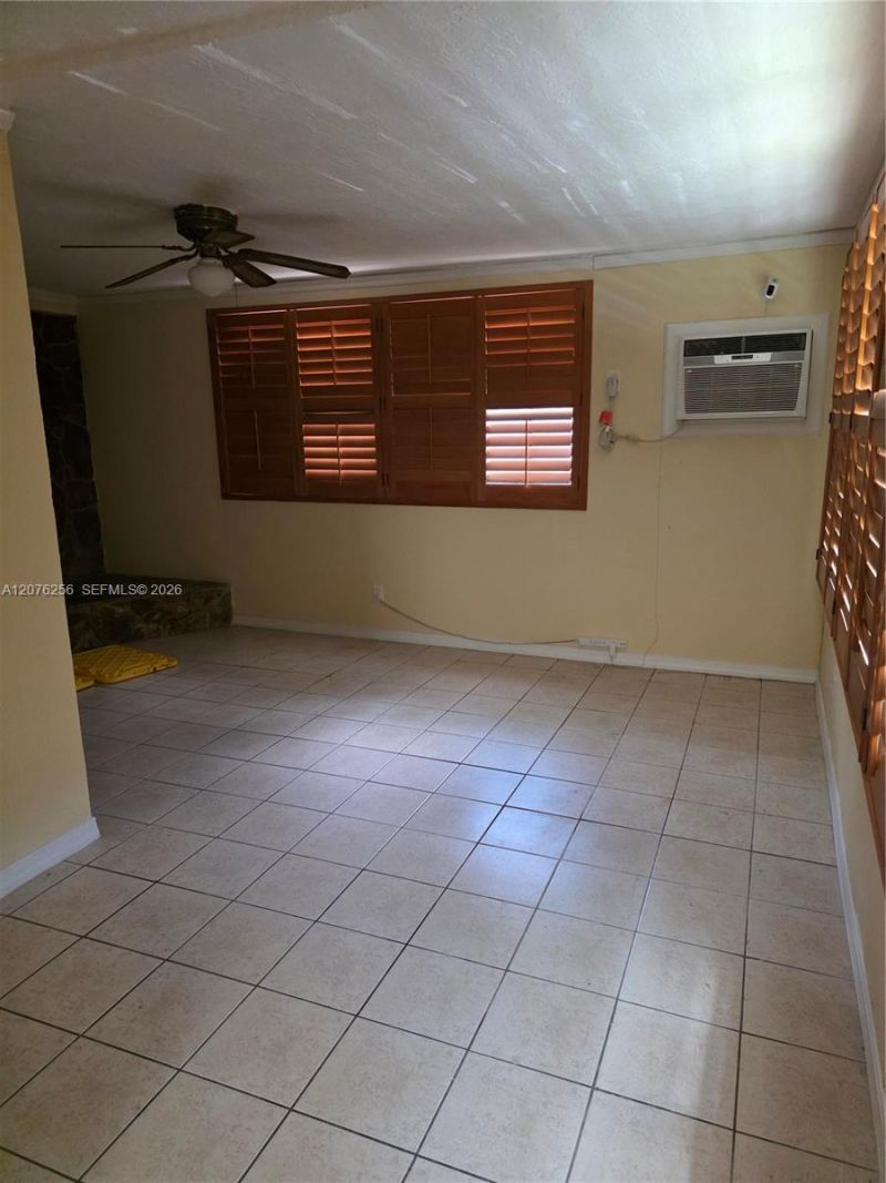 667 W Harbor Dr , Saint Petersburg, FL 33705 Photo