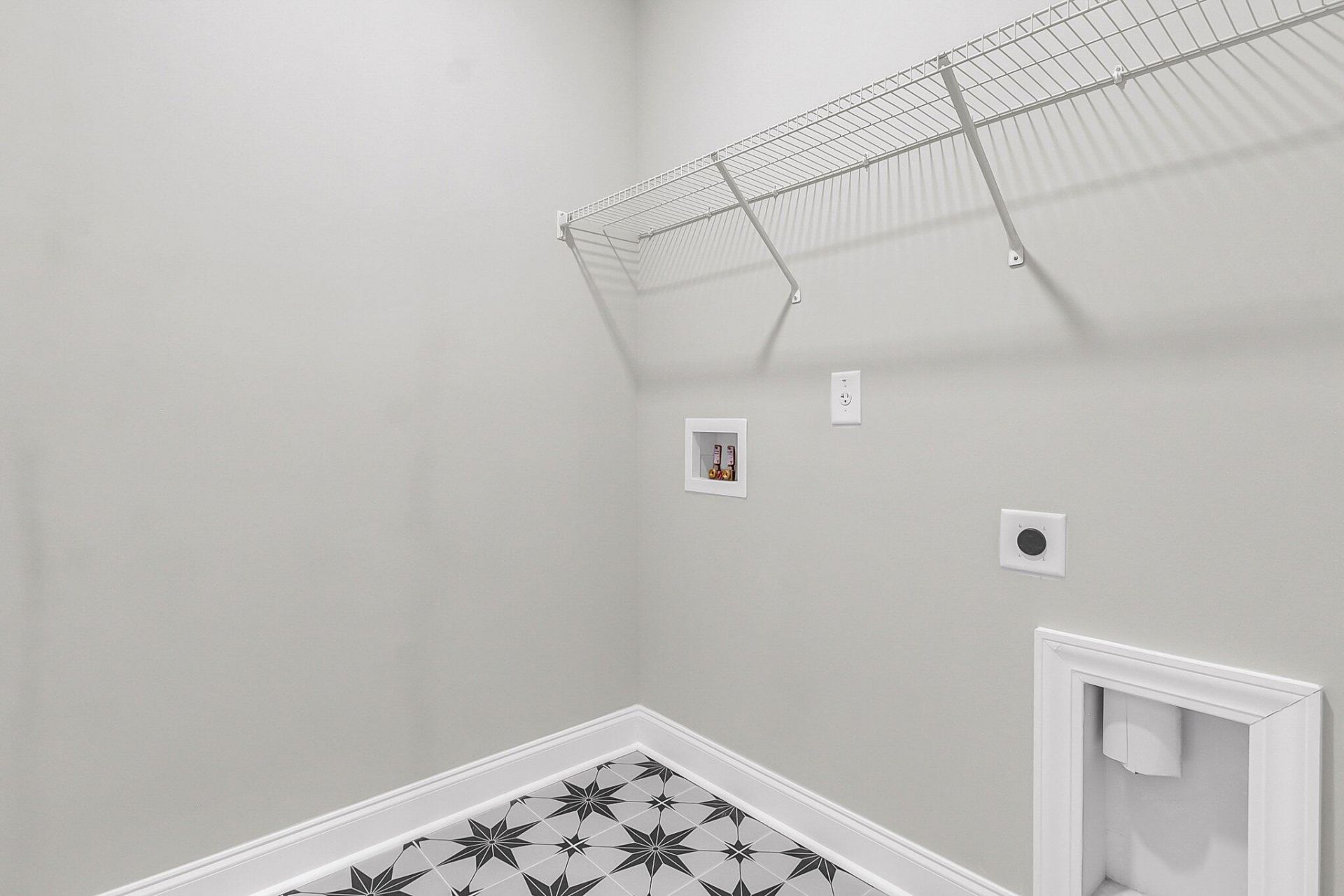 8 Tuggle Lane Drive Photo 9