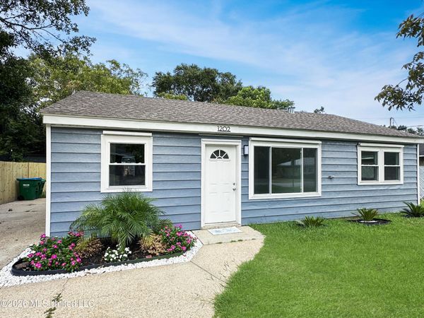 1202 13th Street, Pascagoula, MS 39567