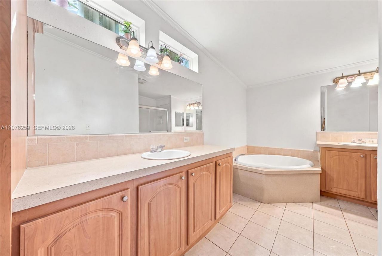 6241 NW 1st Pl, Miami, FL 33150 Photo