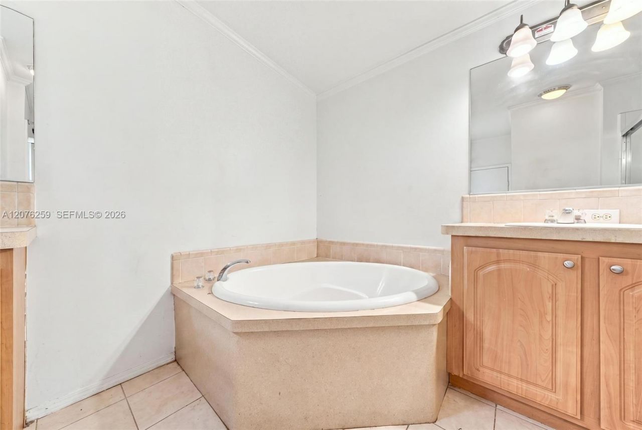 6241 NW 1st Pl, Miami, FL 33150 Photo