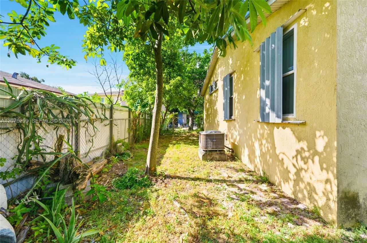 6241 NW 1st Pl, Miami, FL 33150 Photo