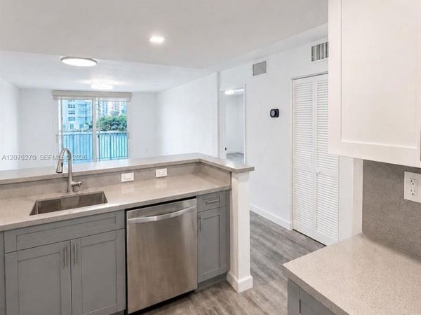 4000 NE 170th St , Unit 206, North Miami Beach, FL 33160