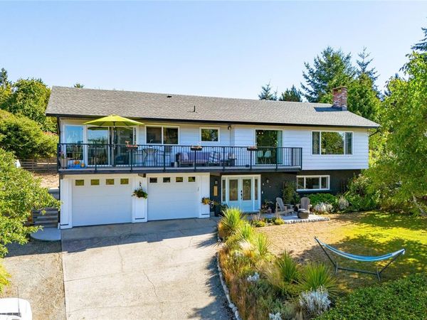 1854 Mt. Newton Cross Rd, Central Saanich, BC V8M 1L1