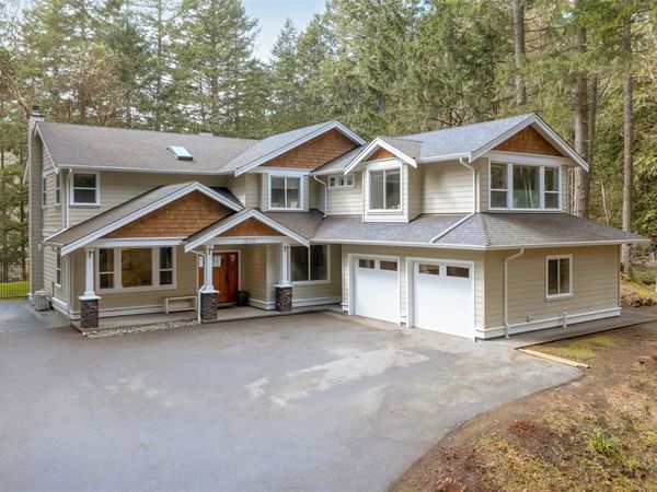 1622 Millstream Rd , Highlands, BC V9B 6G4