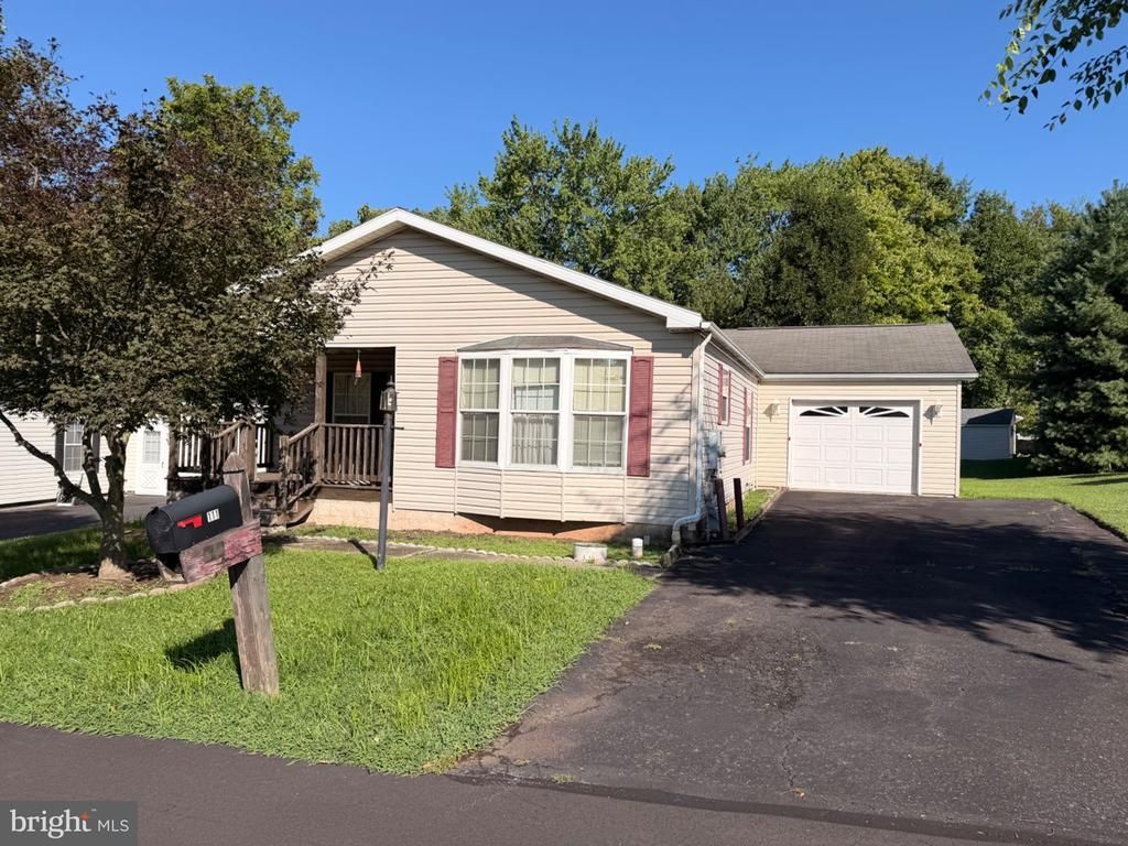 111 BOYER ROAD , ROYERSFORD, PA 19468