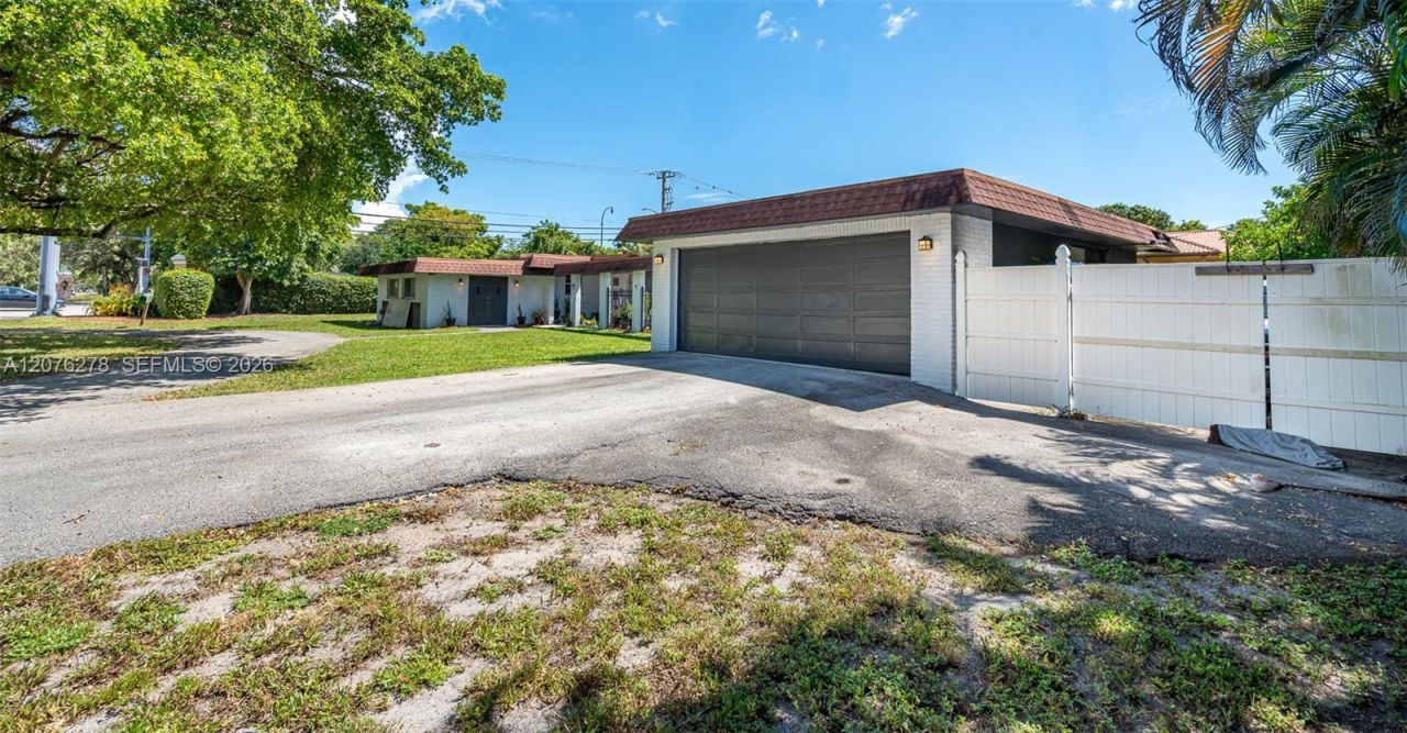 10 SW 46th Ave, Plantation, FL 33317 Photo