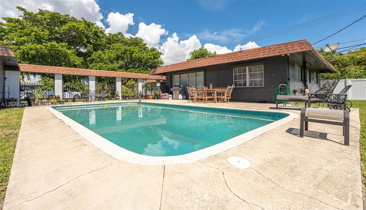 10 SW 46th Ave, Plantation, FL 33317 Photo
