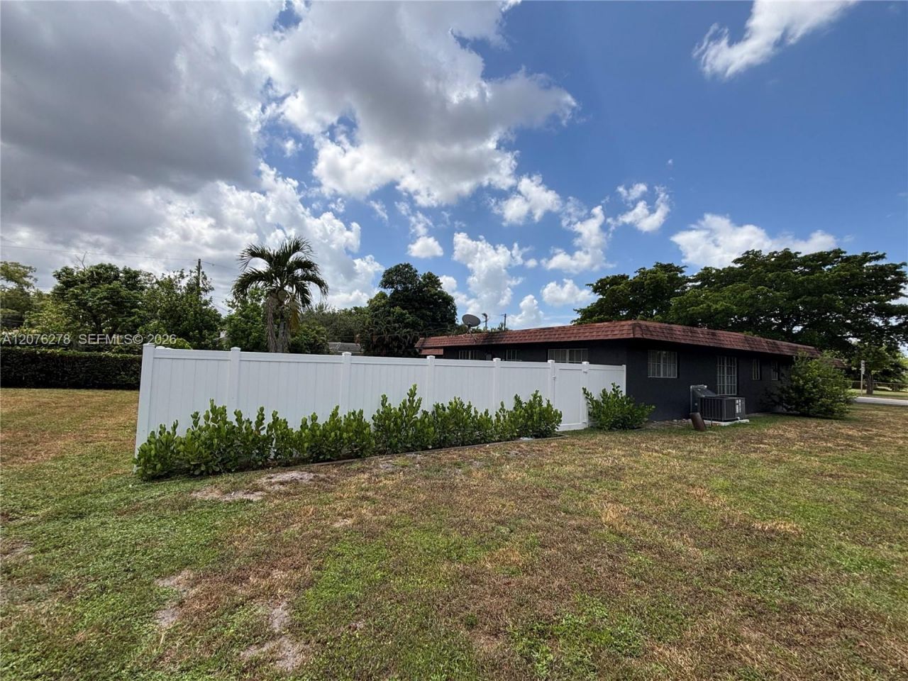 10 SW 46th Ave, Plantation, FL 33317 Photo