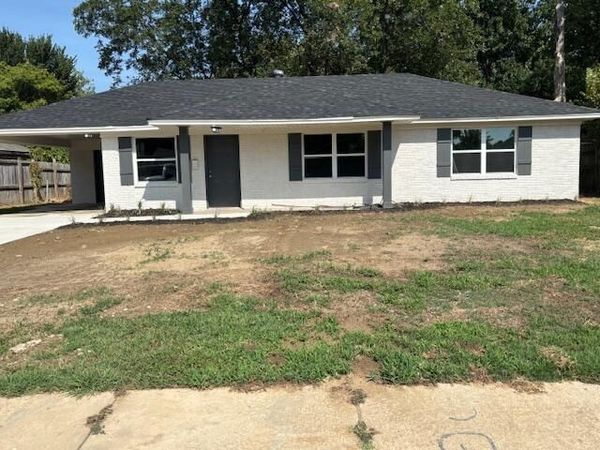 729 Holiday Drive, West Memphis, AR 72301