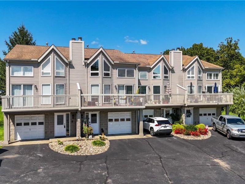 621 Virginia Street, Unit 11, Marietta, OH 45750 Photo 2