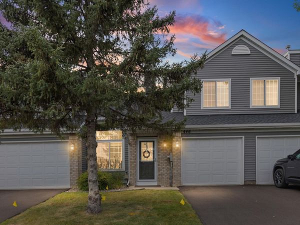 446 Mission Hills Way E, Chanhassen, MN 55317